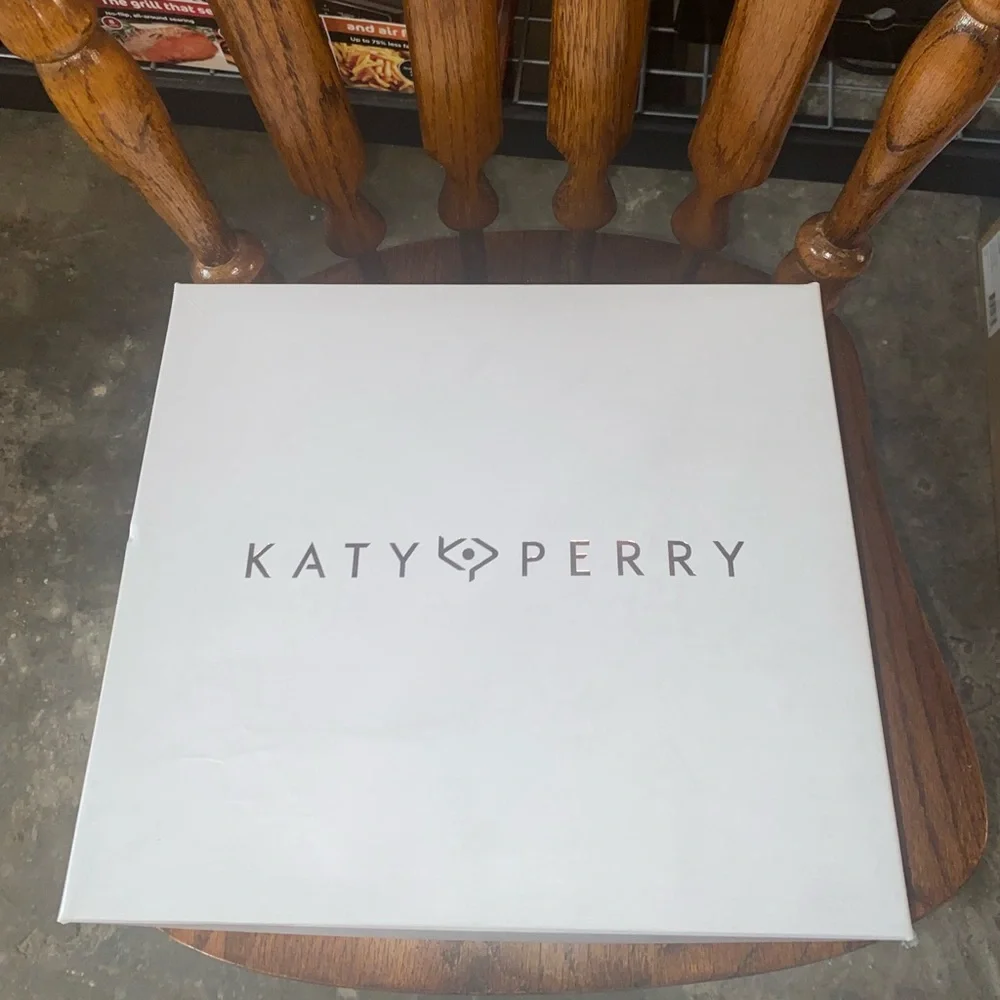 Pinned booties - Picture 4 of 4